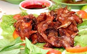 Helen Ngoc Giang chuot dong khia